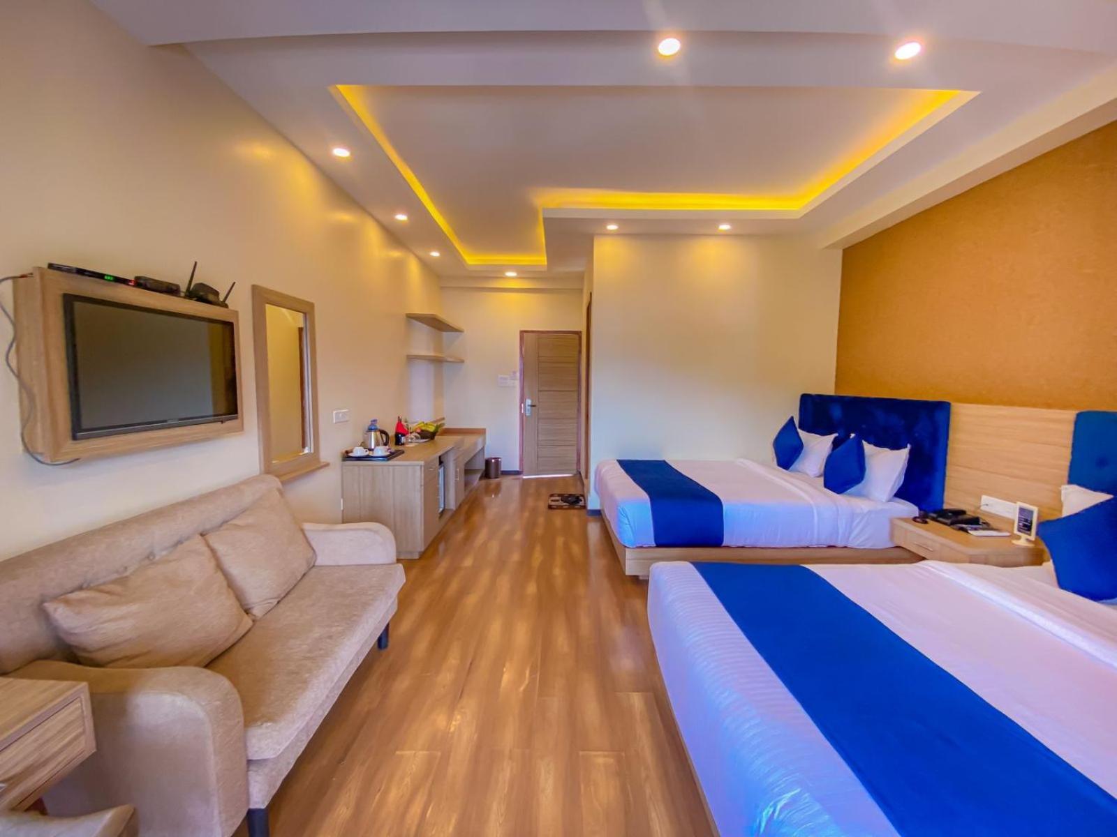 פוקהרה Majestic Lake Front Hotel & Suites מראה חיצוני תמונה