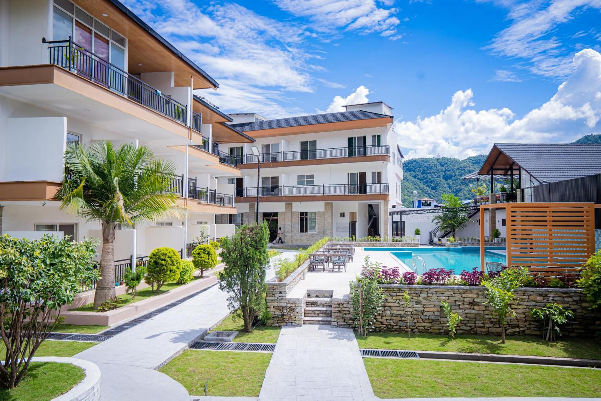 פוקהרה Majestic Lake Front Hotel & Suites מראה חיצוני תמונה