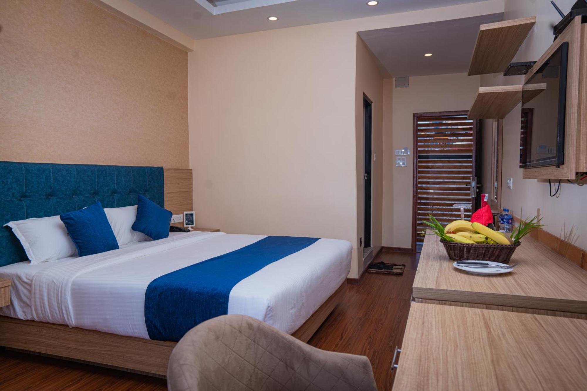 פוקהרה Majestic Lake Front Hotel & Suites מראה חיצוני תמונה