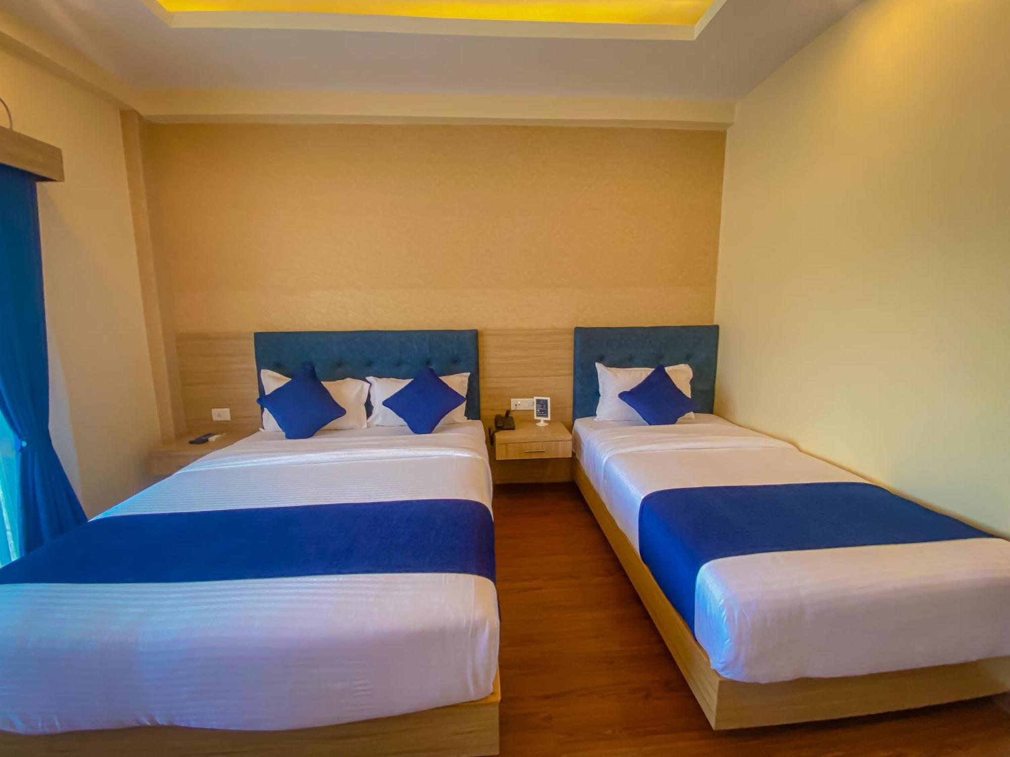 פוקהרה Majestic Lake Front Hotel & Suites מראה חיצוני תמונה